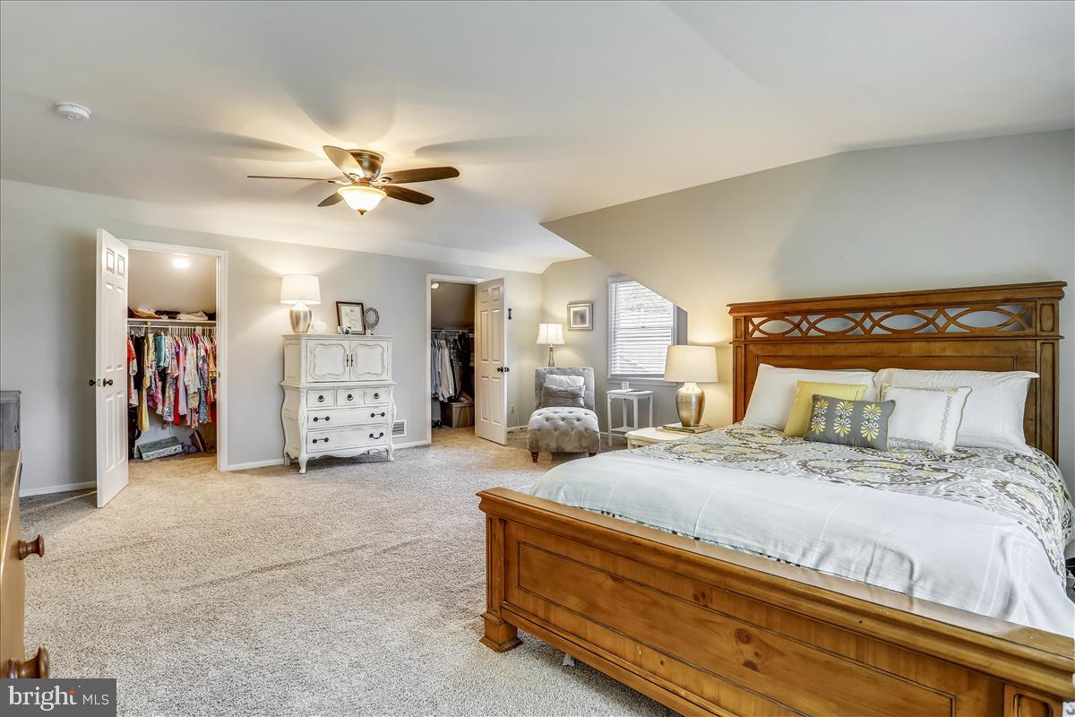 20315 West Hunter Road Bealsville, MD 20839 - Photo 35 of 73 Double Walk-n Closets