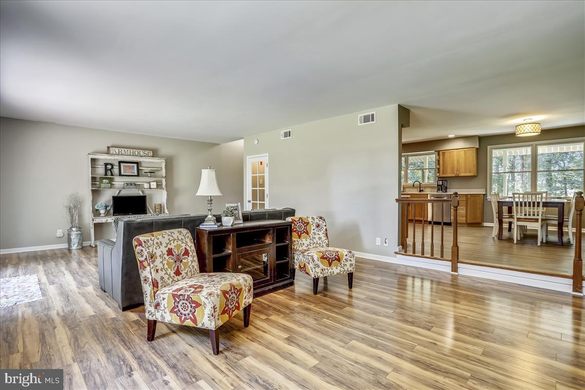 20315 West Hunter Road Bealsville, MD 20839 - Photo 5 of 73 Beautiful Flooring & Freshly Painted