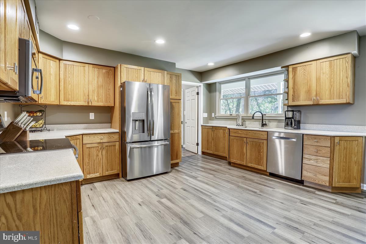 20315 West Hunter Road Bealsville, MD 20839 - Photo 9 of 73