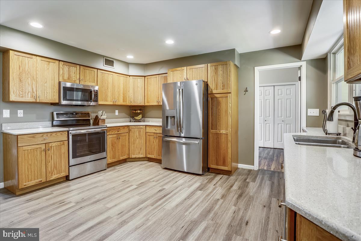 20315 West Hunter Road Bealsville, MD 20839 - Photo 10 of 73