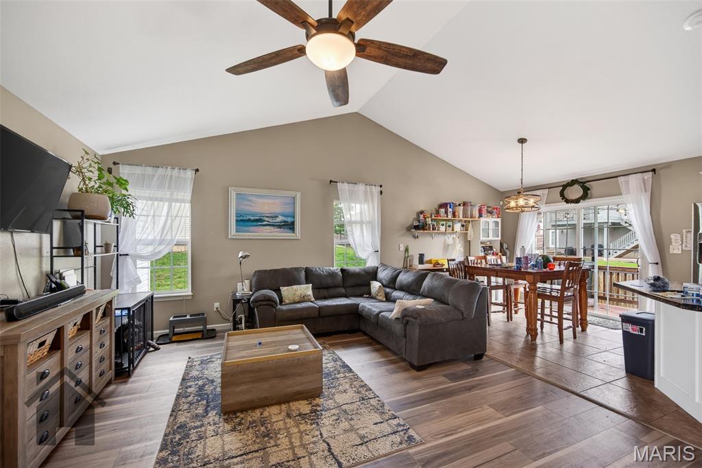 22953 Revelation Road Waynesville, MO 65583 - Photo 3 of 40