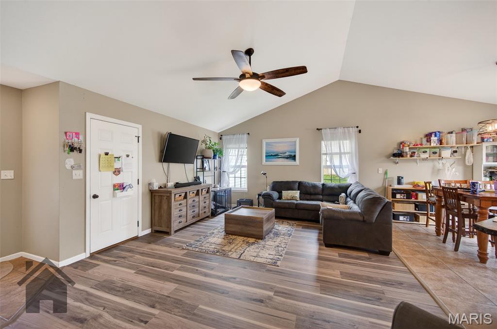 22953 Revelation Road Waynesville, MO 65583 - Photo 8 of 40