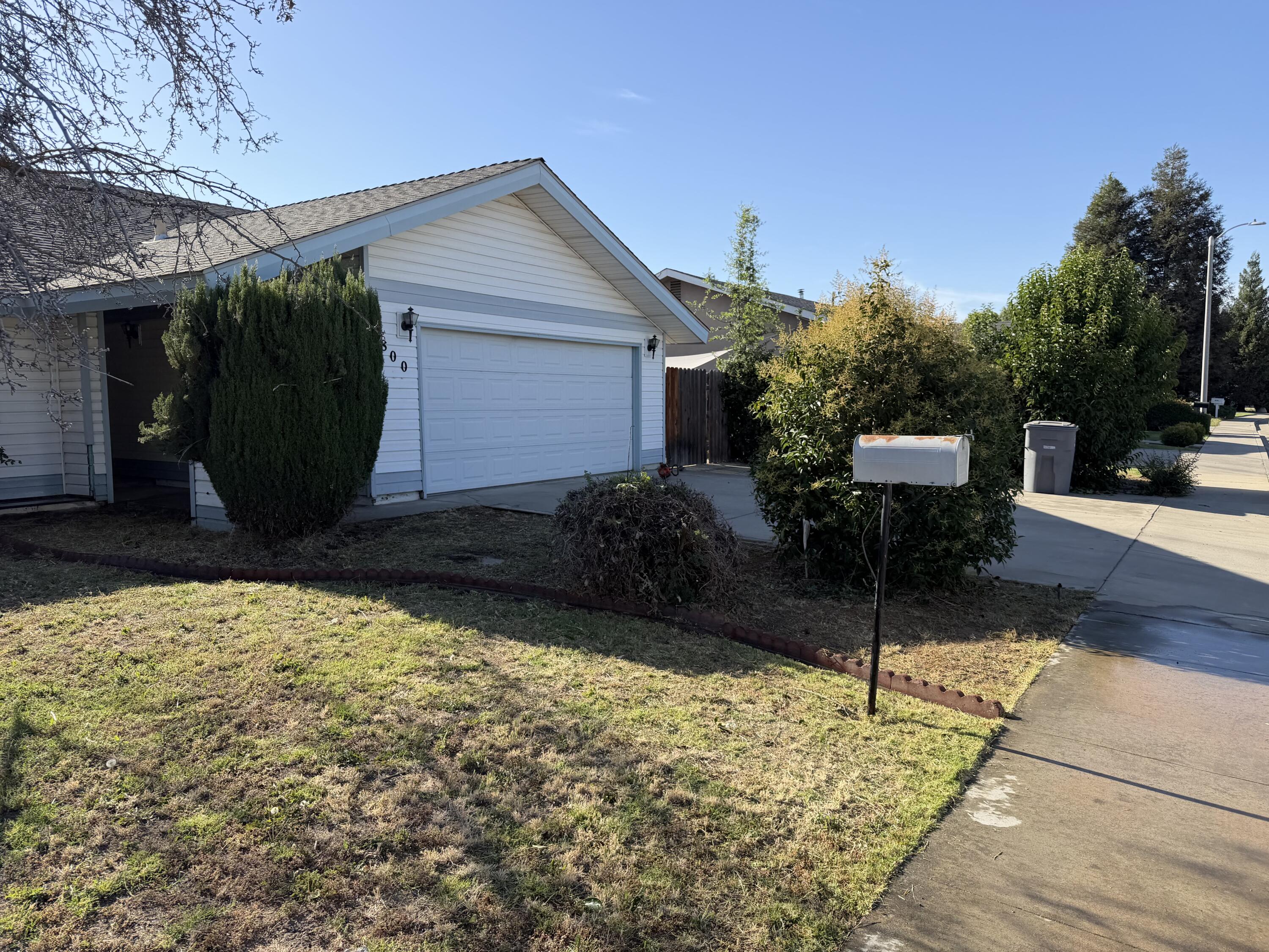 800 North B Street Exeter, CA 93221 - Photo 2 of 3