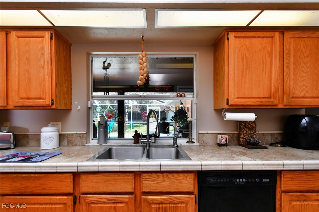 622 Weston Road Lehigh Acres, FL 33936 - Photo 15 of 37