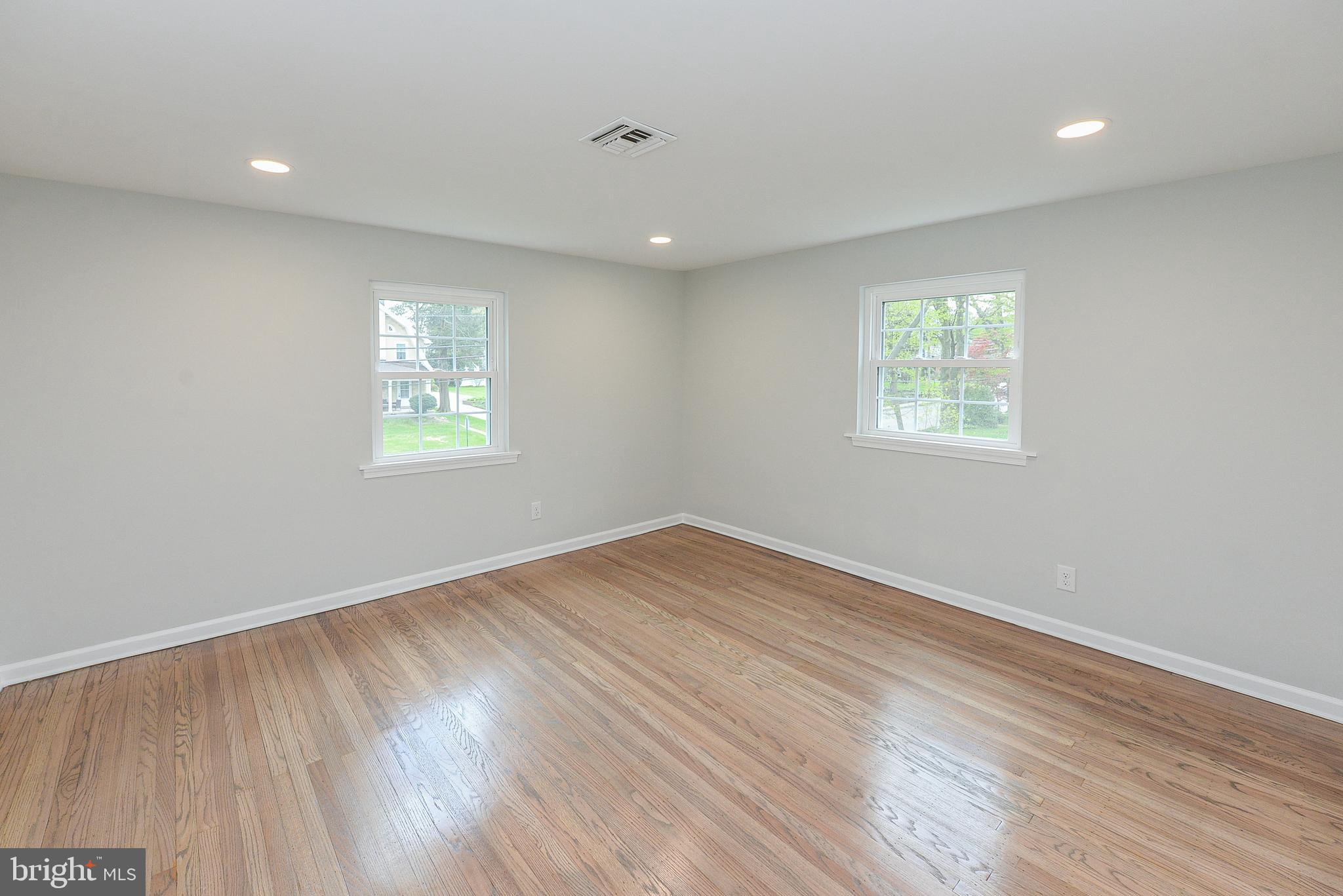 638 East Manoa Road Havertown, PA 19083 - Photo 23 of 37