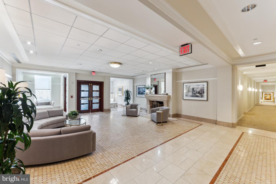 2425 L Street Northwest, Unit 233 Washington, DC 20037 - Photo 4 of 37 Gallery Image 4