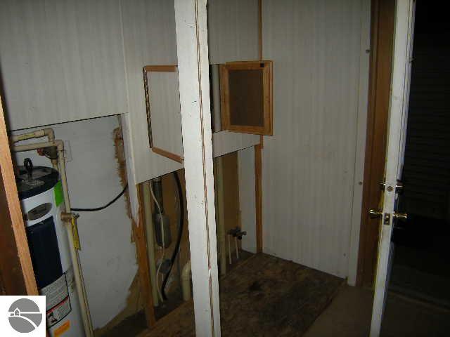 11322 Fowler Road Honor, MI 49640 - Photo 11 of 13 1740931-10.JPG