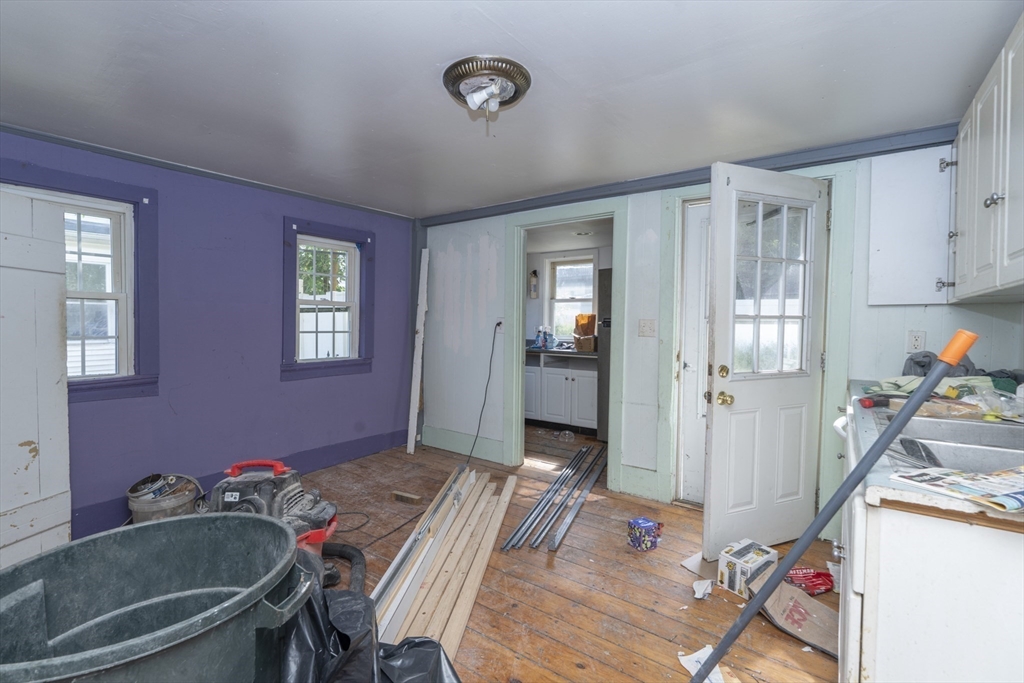 6 Spring Street Amesbury, MA 01913 - Photo 16 of 33