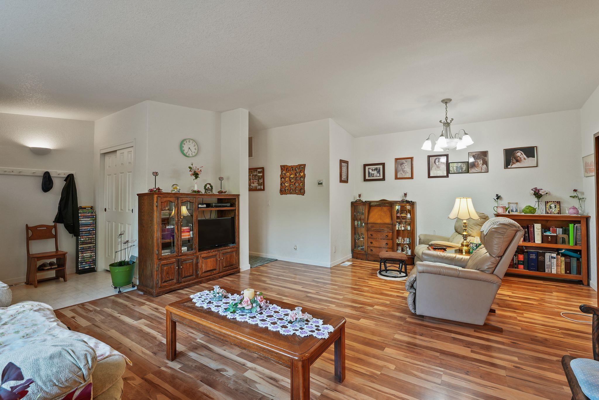 40927 North Division Road Deer Park, WA 99006 - Photo 8 of 42