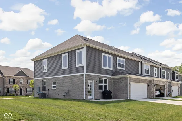 $330,000 | 2892 Maricopa Boulevard, Whitestown, IN 46075