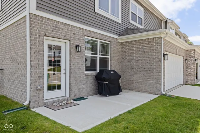 $330,000 | 2892 Maricopa Boulevard, Whitestown, IN 46075