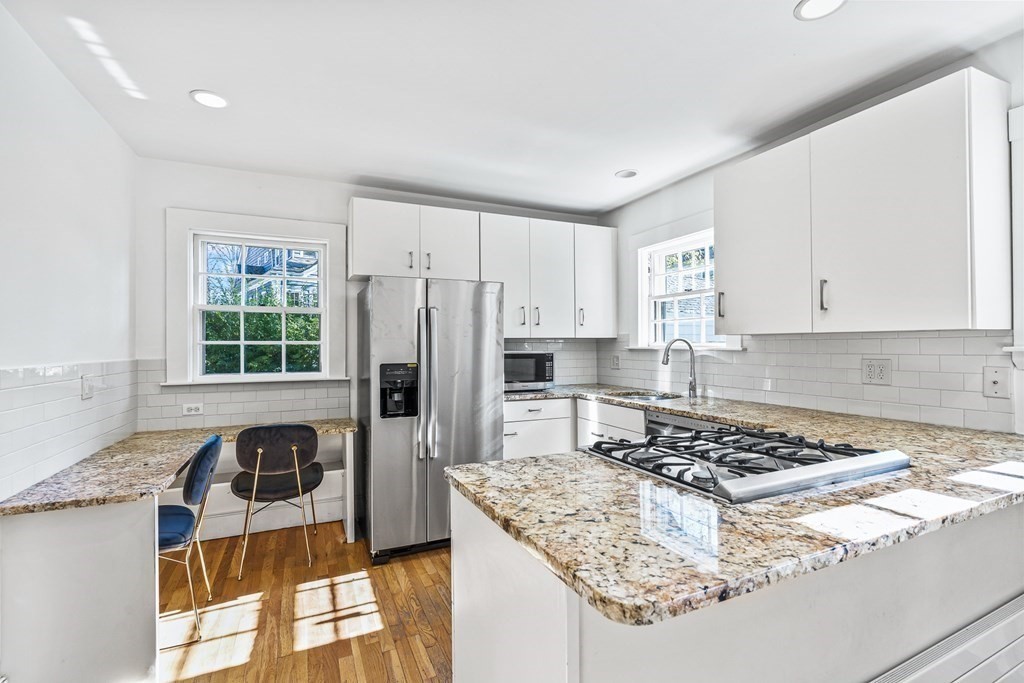 8 Tappan Road Wellesley, MA 02482 - Photo 11 of 33