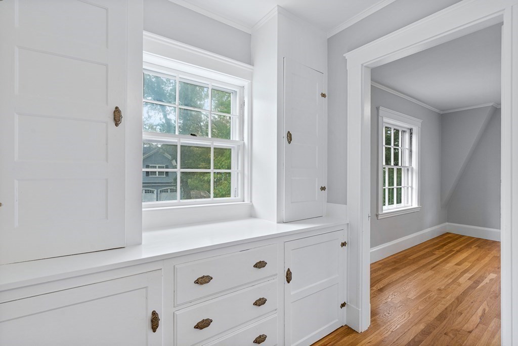 8 Tappan Road Wellesley, MA 02482 - Photo 17 of 33