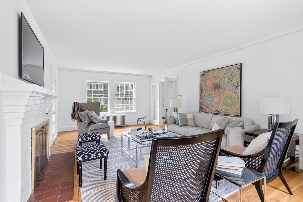 8 Tappan Road Wellesley, MA 02482 - Photo 6 of 33