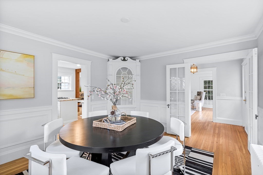 8 Tappan Road Wellesley, MA 02482 - Photo 8 of 33