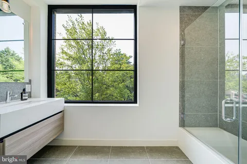 $1,100,000 | 2901 Newark Street Northwest, Washington, DC 20008