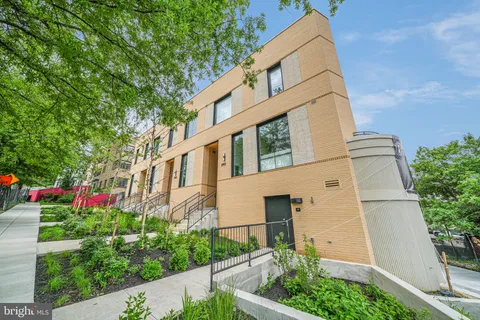 $1,100,000 | 2901 Newark Street Northwest, Washington, DC 20008