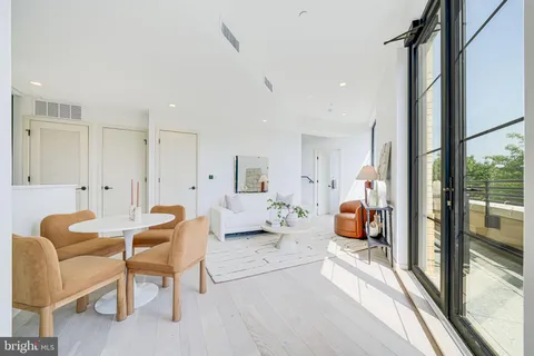 $1,100,000 | 2901 Newark Street Northwest, Washington, DC 20008