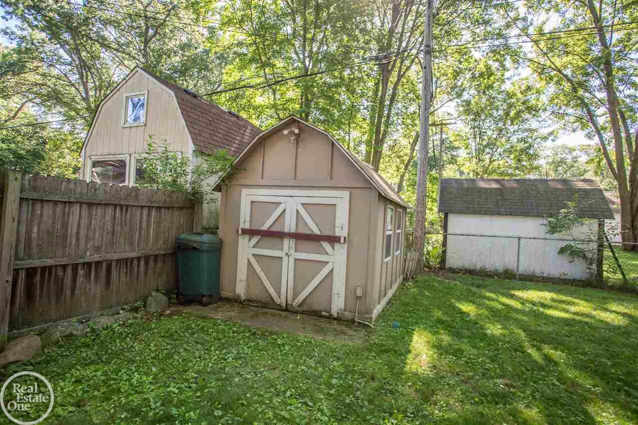 3276 Riverside Drive Port Huron, MI 48060 - Photo 7 of 60