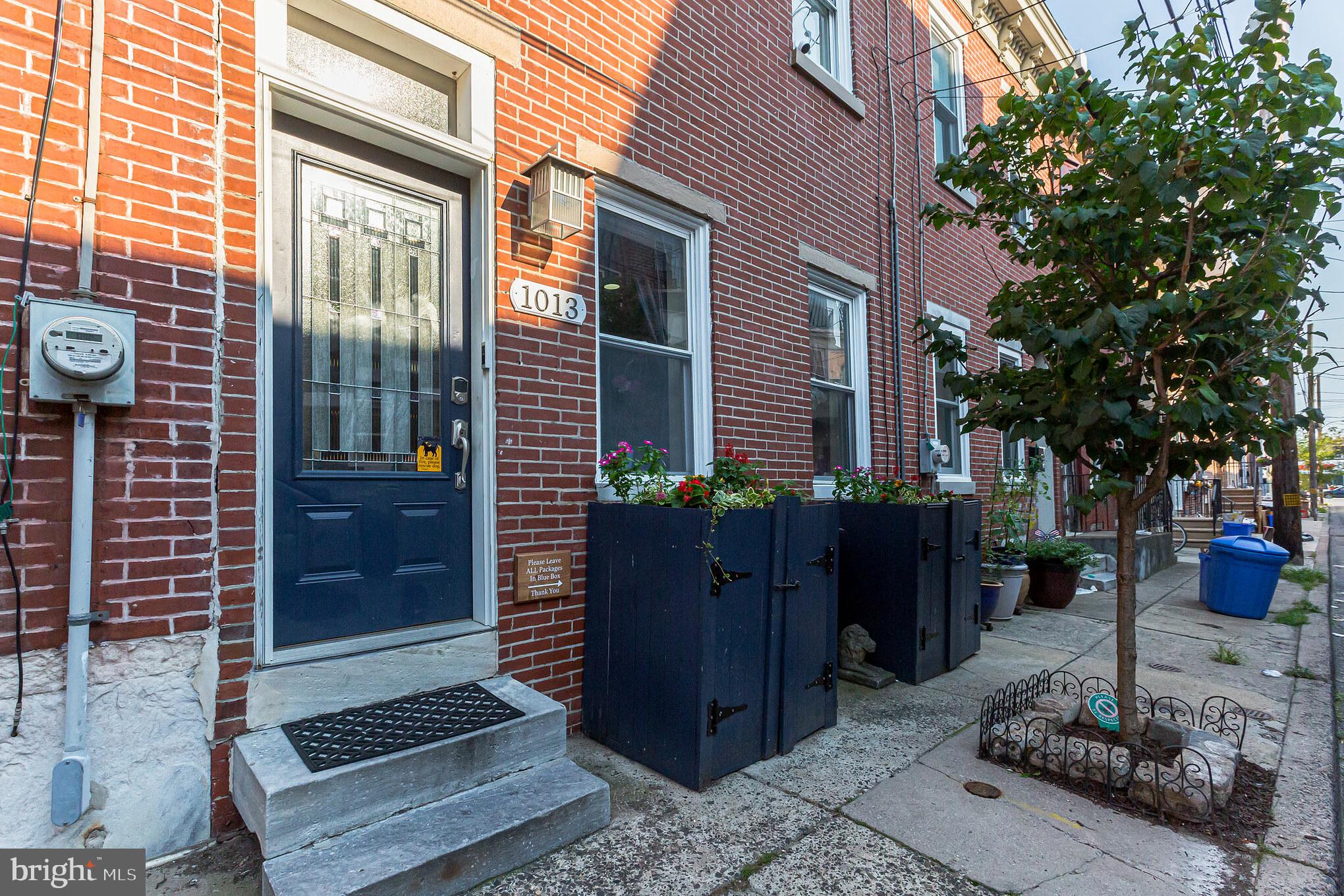 1013 South Bouvier Street Philadelphia, PA 19146 - Photo 3 of 30