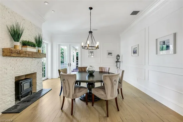 $8,390,000 | 1550 Gordon Drive, Naples, FL 34102