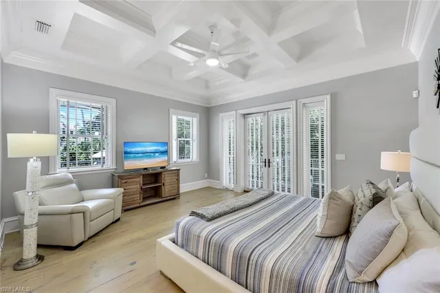 $8,390,000 | 1550 Gordon Drive, Naples, FL 34102