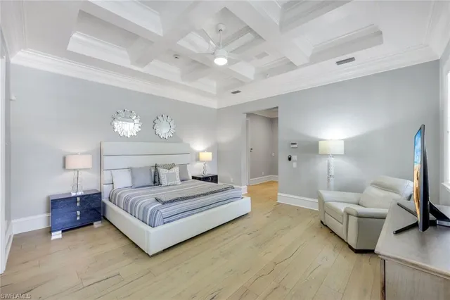 $8,390,000 | 1550 Gordon Drive, Naples, FL 34102