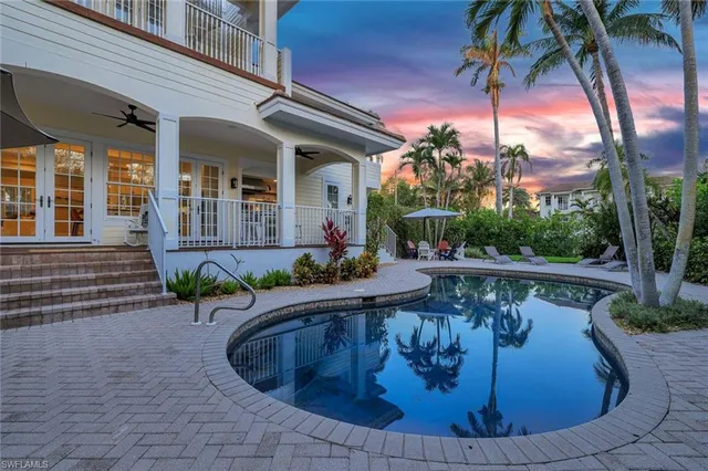 $8,390,000 | 1550 Gordon Drive, Naples, FL 34102