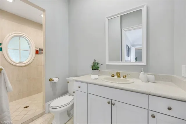 $8,390,000 | 1550 Gordon Drive, Naples, FL 34102