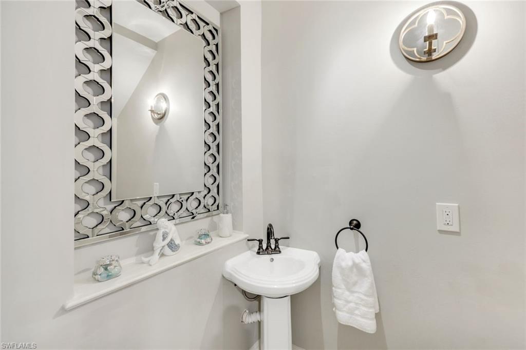 1550 Gordon Drive Naples, FL 34102 - Photo 39 of 49