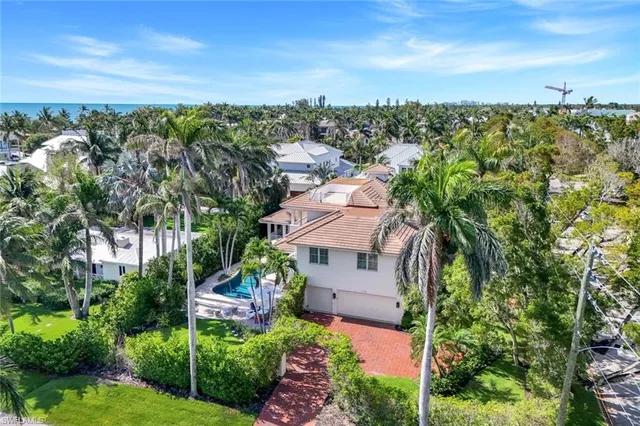 $8,390,000 | 1550 Gordon Drive, Naples, FL 34102