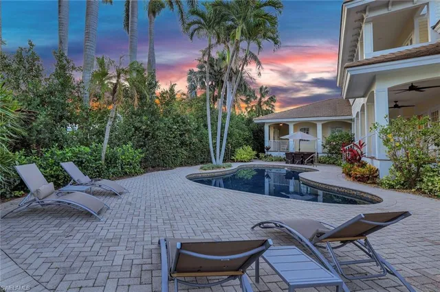 $8,390,000 | 1550 Gordon Drive, Naples, FL 34102