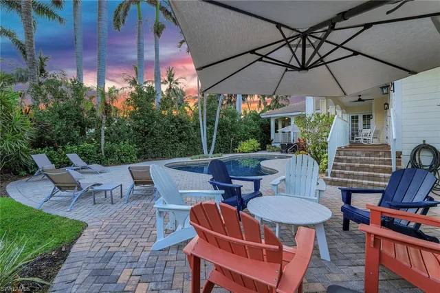$8,390,000 | 1550 Gordon Drive, Naples, FL 34102