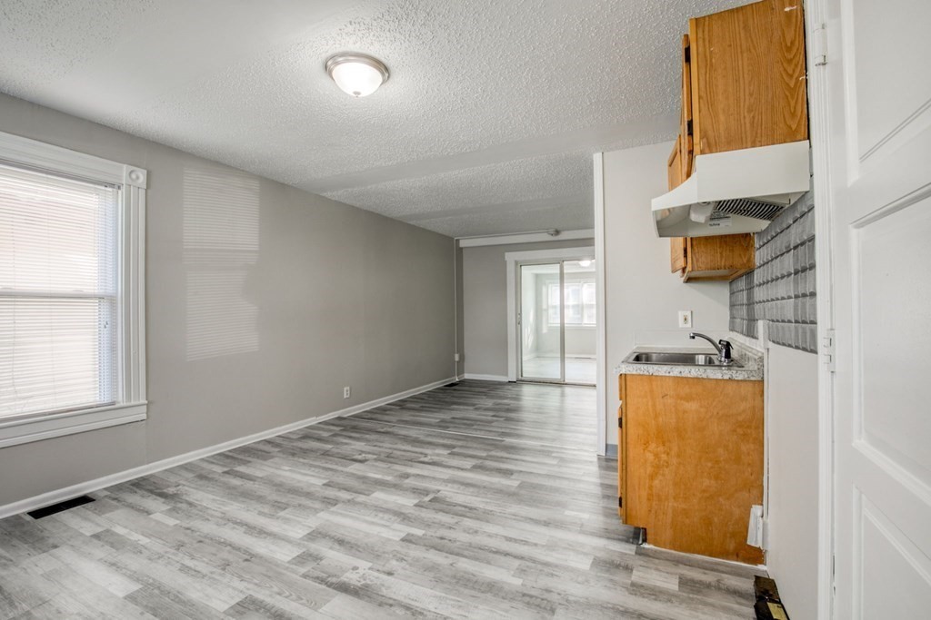 1603 Dwight Street Springfield, MA 01107 - Photo 4 of 16 Gallery Image 4