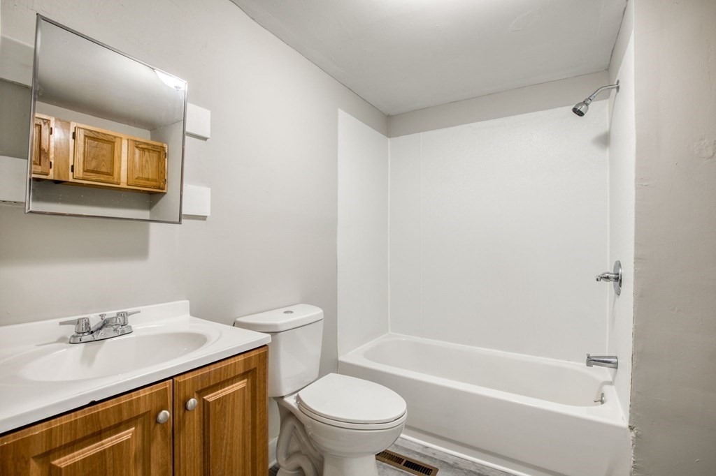 1603 Dwight Street Springfield, MA 01107 - Photo 8 of 16 Gallery Image 8