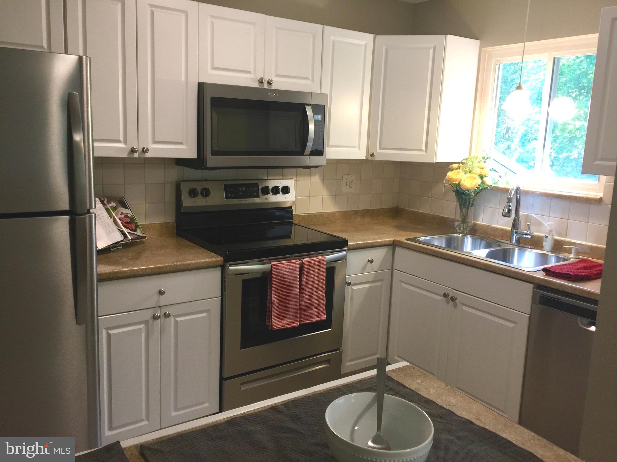 605 Dover Road Pasadena, MD 21122 - Photo 15 of 25 Kitchen