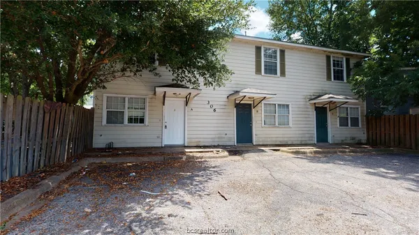 $1,350 | 306 Cherry Street, Unit B, College Station, TX 77840