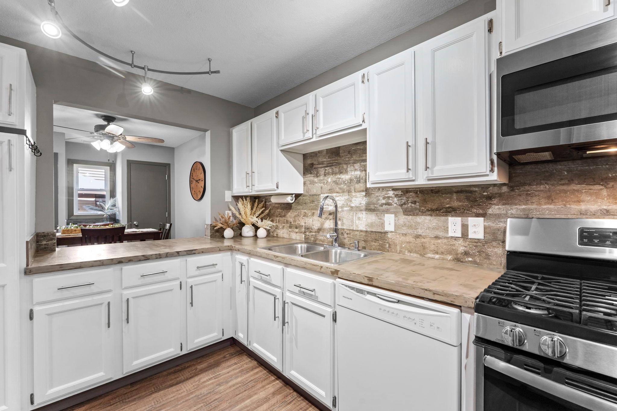 9362 Ranchview Lane North Maple Grove, MN 55369 - Photo 22 of 36 Gallery Image 22