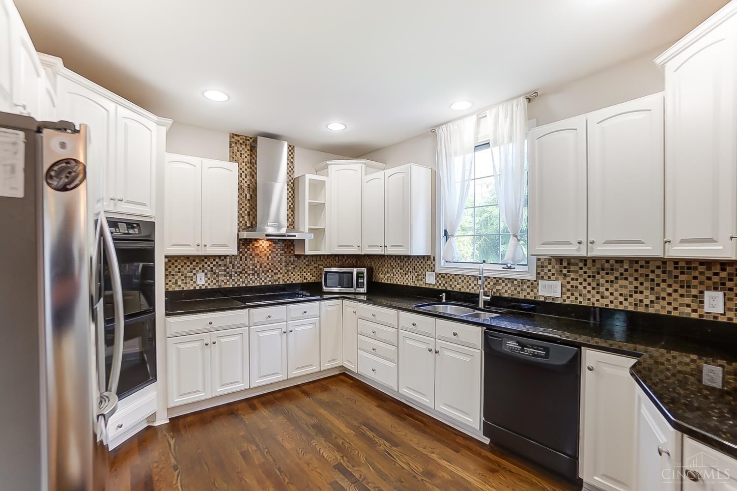 8676 Kenwood Road Cincinnati, OH 45242 - Photo 8 of 50