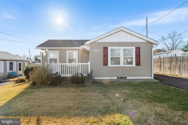 $345,000 | 4948 Greenwood Street, Brookhaven, PA 19015