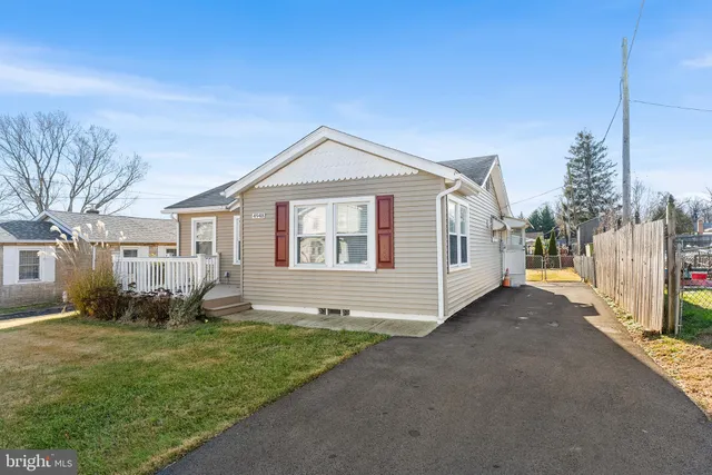 $345,000 | 4948 Greenwood Street, Brookhaven, PA 19015