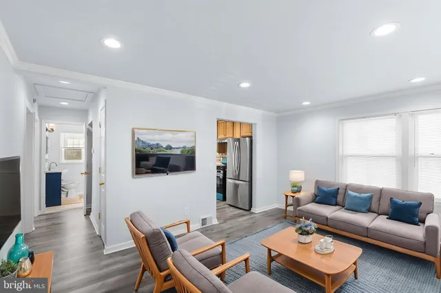 $345,000 | 4948 Greenwood Street, Brookhaven, PA 19015