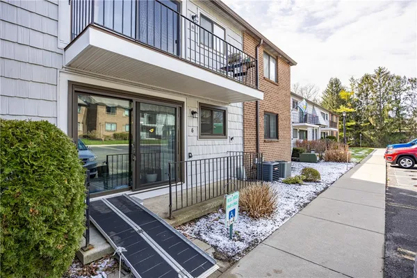 $134,900 | 21 High Gate Trail, Unit 4, Perinton, NY 14450