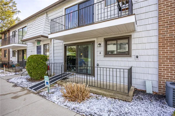 $134,900 | 21 High Gate Trail, Unit 4, Perinton, NY 14450