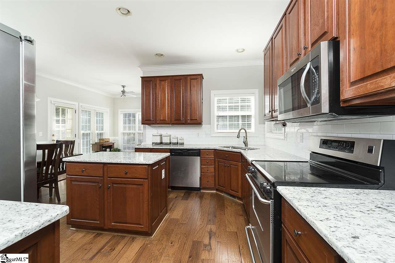112 Richglen Way Greer, SC 29650 - Photo 8 of 30 Gallery Image 8