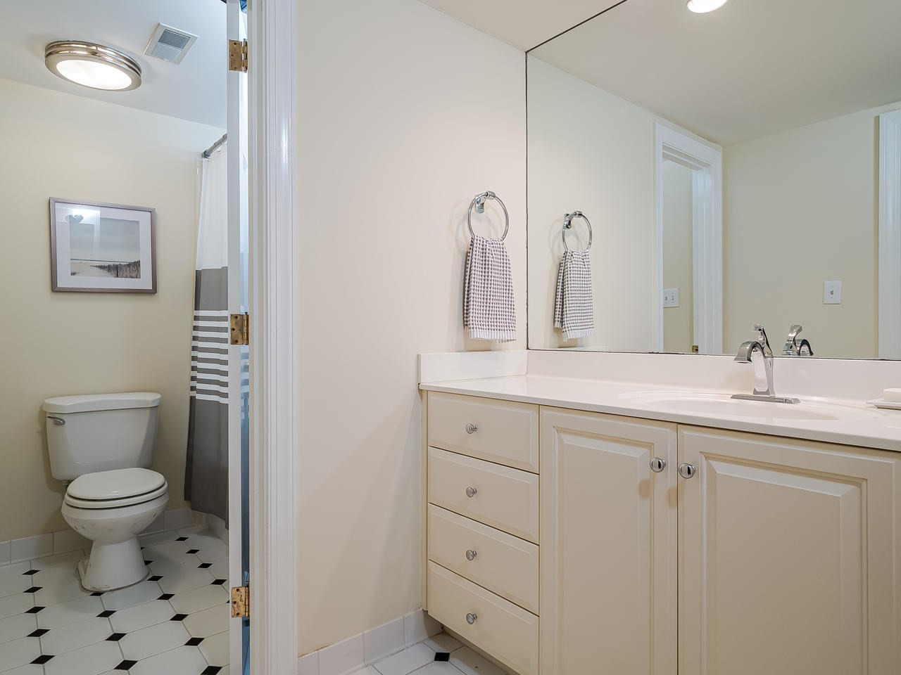1913 Lewis Circle Raleigh, NC 27608 - Photo 29 of 30 4th Bedroom Full Bath