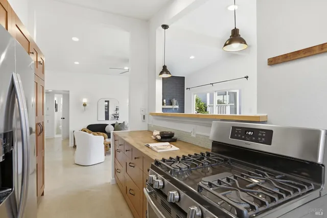 $999,000 | 868 Rincon Way, San Rafael, CA 94903