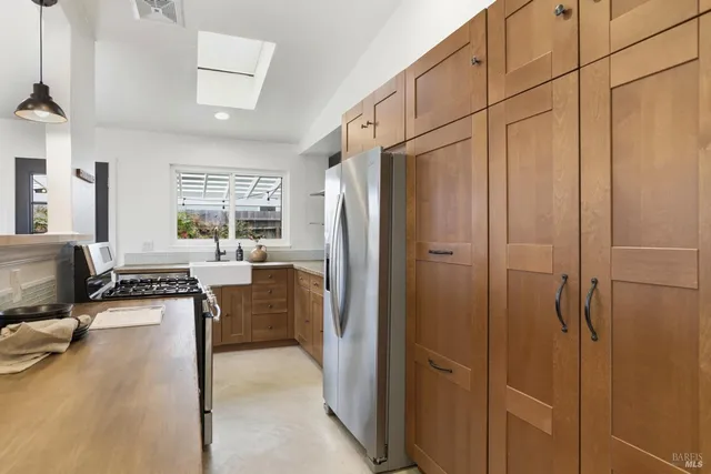 $999,000 | 868 Rincon Way, San Rafael, CA 94903