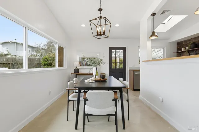 $999,000 | 868 Rincon Way, San Rafael, CA 94903