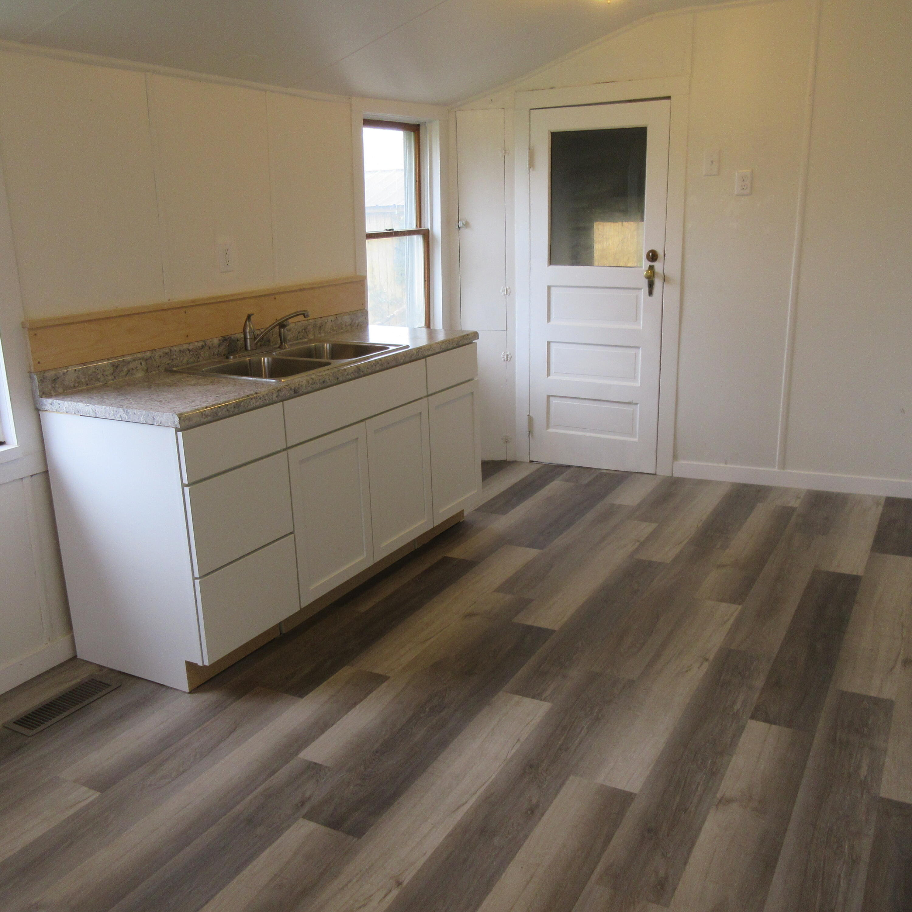 227 East Arbor Street Marcellus, MI 49067 - Photo 2 of 27 IMG_1151